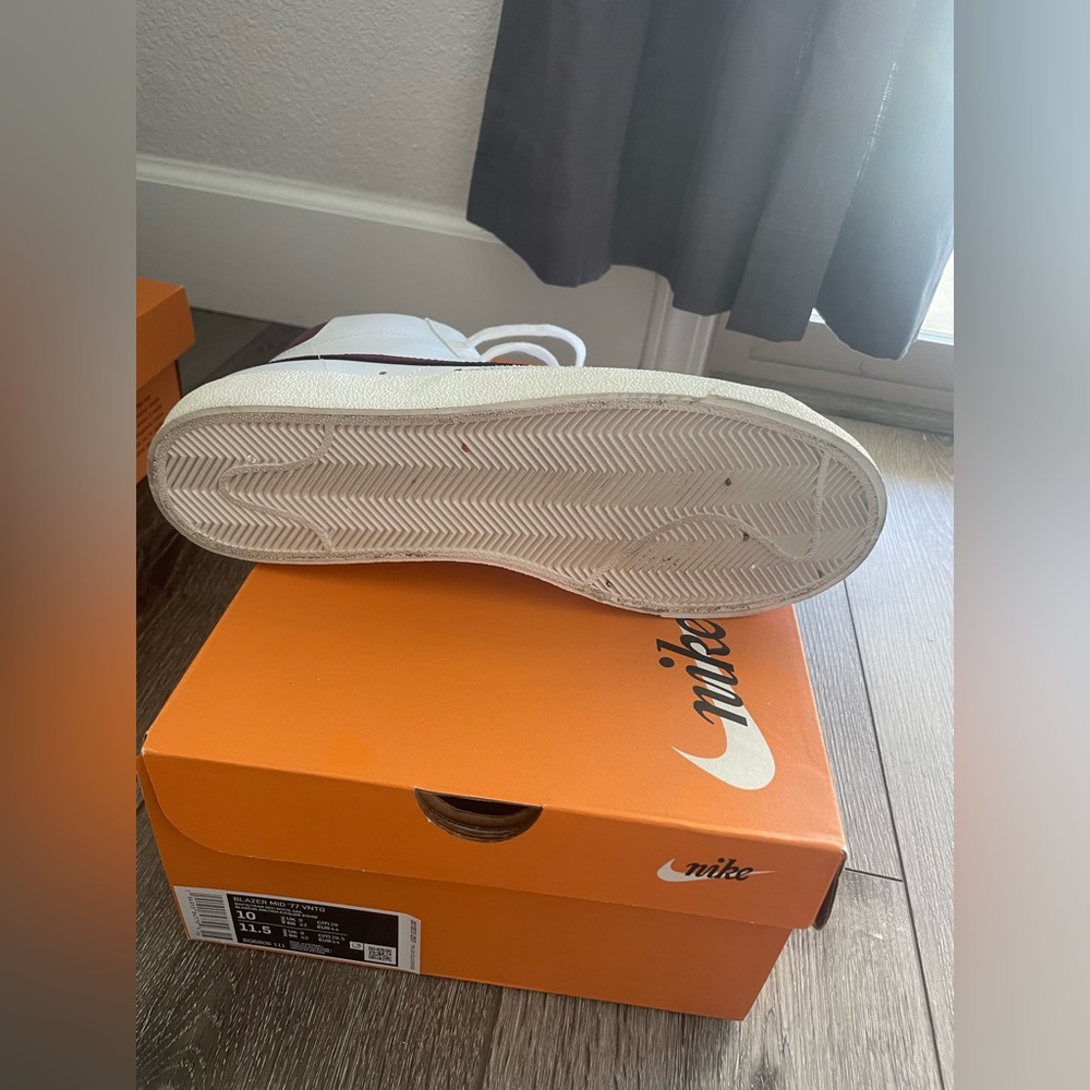 Nike Mid 77 Blazers - Picture 3 of 4